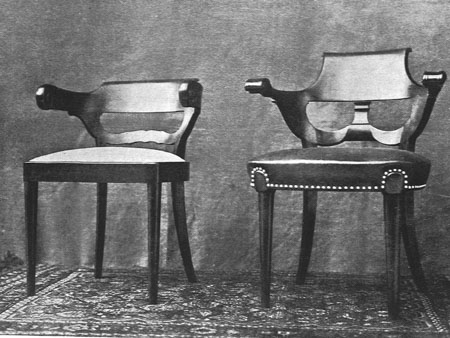 Sedie della sala riunioni del Consiglio di amministrazione e della Direzione realizzate da Hugo Wagner, ebanista di Berna.