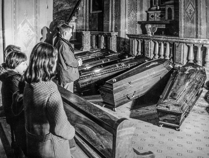 Feretri nella chiesa parrocchiale di Airolo.