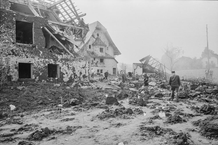 Dürrenäsch, luogo dello schianto e fattoria distrutta, 1963