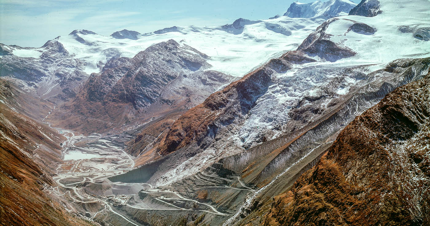 Situazione del ghiacciaio dell'Allalin e del cantiere di Mattmark prima della tragedia del 30 agosto 1965